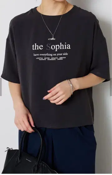 자수 로고 조젯 티셔츠
