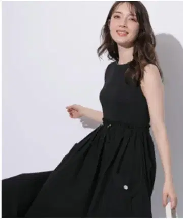 아푸와이저 리셰 미사용 새상품 드로스트 도킹 원피스 블랙