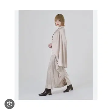 THEODORIC.dy 새상품 Cape Switching 스커트만