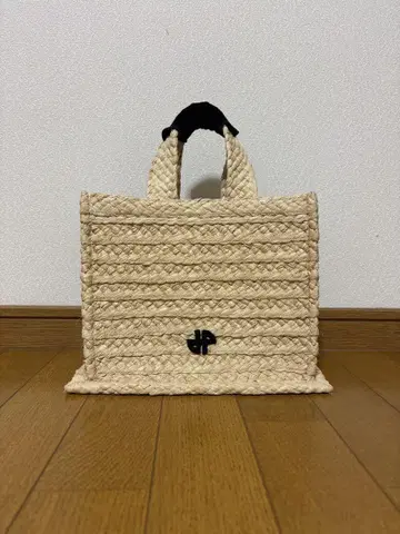 PATOU 바스켓백