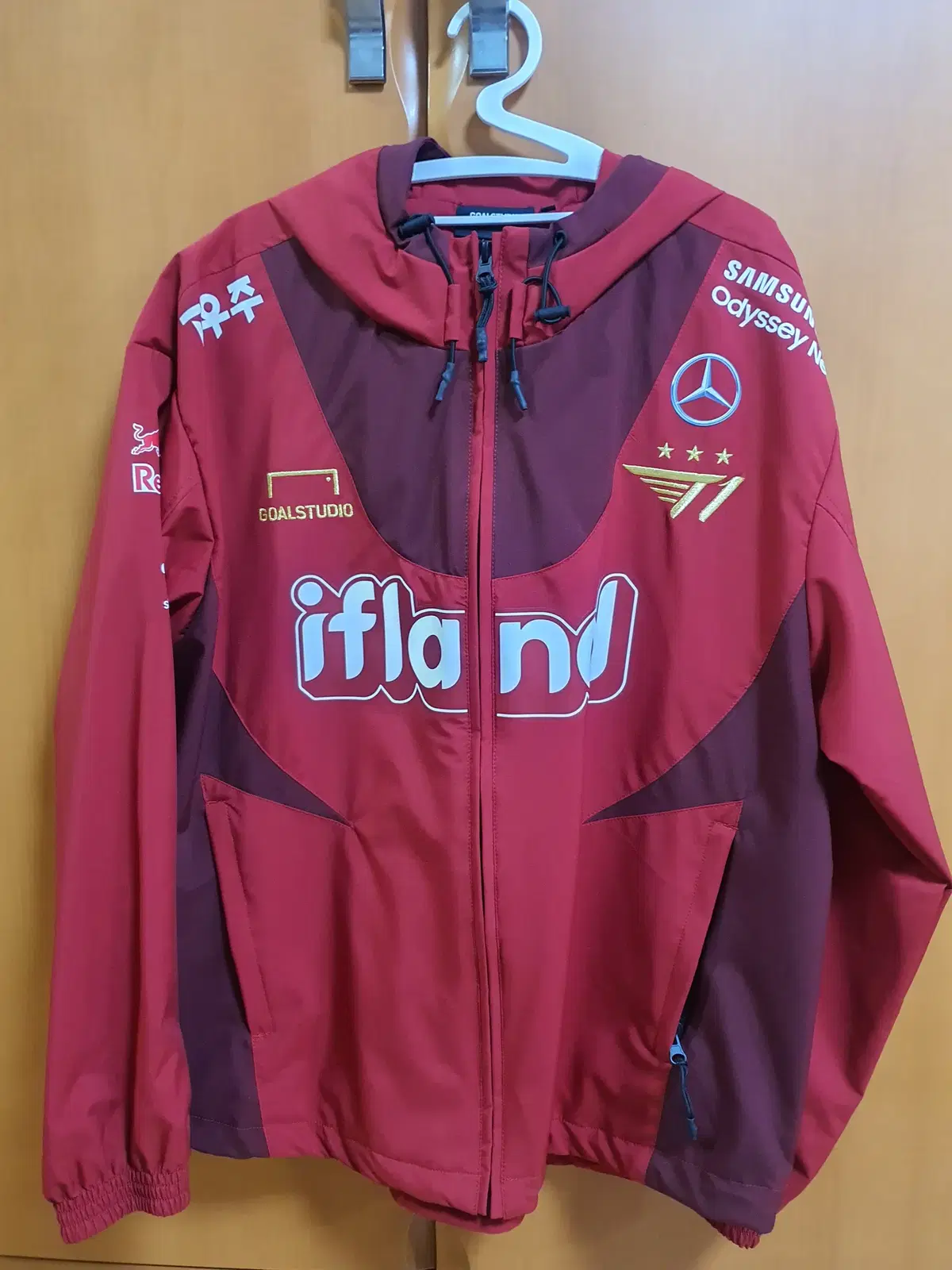 T1 T1 23 Worlds Jacket Uniform M Size No Marking (Red)