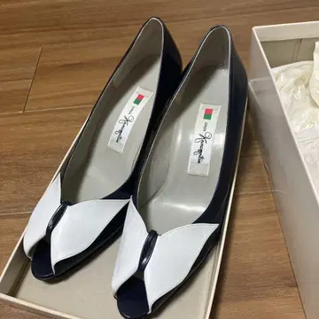 긴자 카네마츠 가죽 펌프스 바이컬러 네이피 화이트 23.5 박스 포함