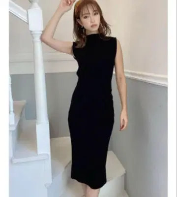 리젝시 밀라노 리브 보틀넥 원피스