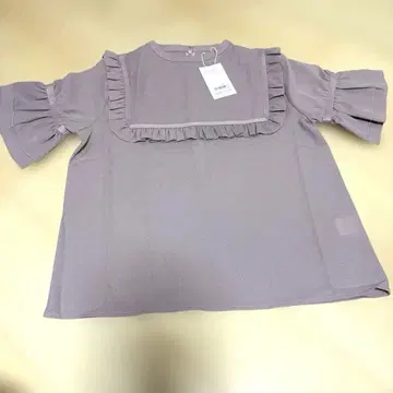 새상품 merry jenny의 세일러 절개 프릴 블라우스
