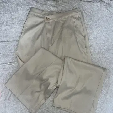 베이지 슬랙스 버튼 포함