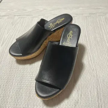 키다리 아저씨 스트랩 샌들 천연 가죽 23cm