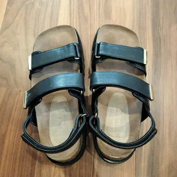 오데뜨 앤 오딜 메탈 칩 벨크로 샌들 23.5cm