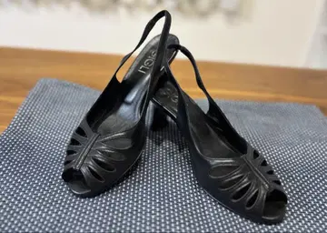 GIGLI 블랙 오픈토 샌들