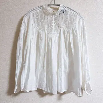 cardo fabrica 부품 자수 레이스 스탠드 카라 개더 블라우스