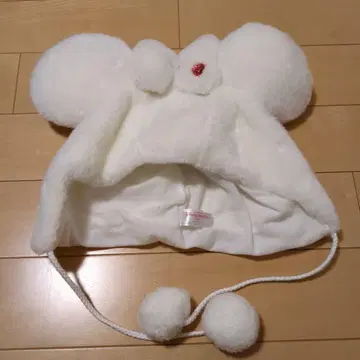 화이트 귀도리 플리스 모자