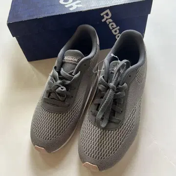 미사용 새상품 리복 26cm