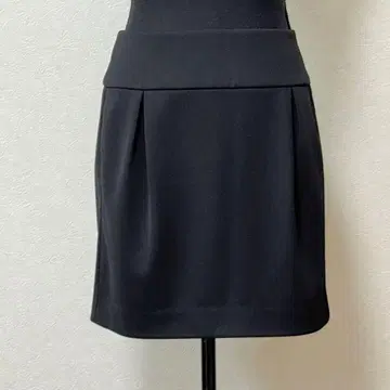 [새상품급] 폭시 뉴욕 노카라 타이트 미니 스커트 블랙 38
