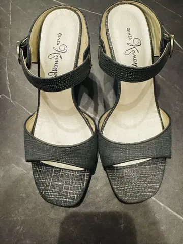 긴자 카네마츠 샌들