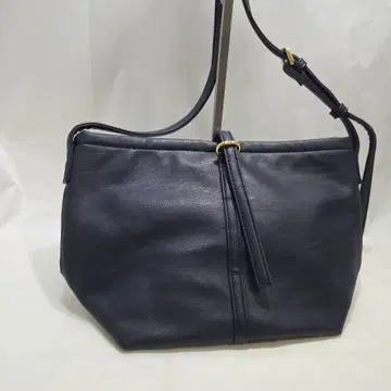 네이비 가죽 숄더백 Olive des Olive 여성용