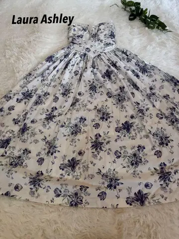 LAURA ASHLEY 스트랩리스 꽃무늬 슬리브리스 롱 원피스