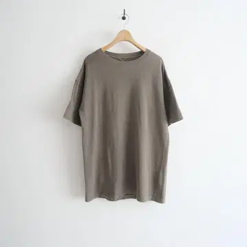 두지엠 클라세 루즈 티셔츠 최근 모델 카키 베이지