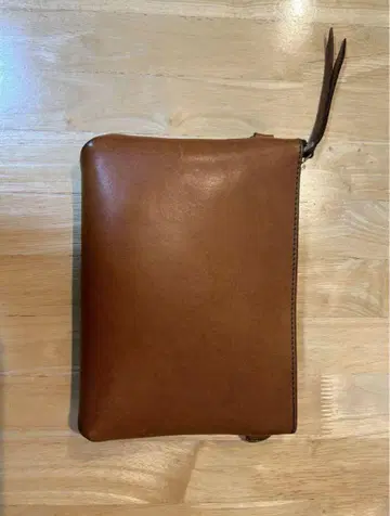 도치기 가죽 클러치백