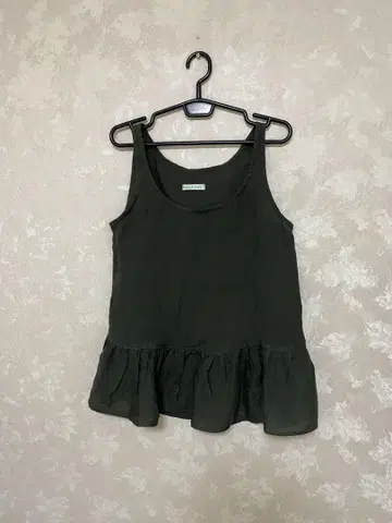 360. 블랙 탱크탑, 벨기에 린넨 프릴 레이어드 다크 그레이 고품질