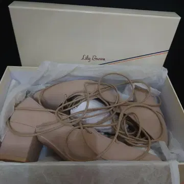 Lily Brown  포인티드 레이스업 슈즈 아이보리 M 사이즈