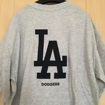 새상품 MLB 다저스 로고 티셔츠 여성용 L 남성용 남녀
