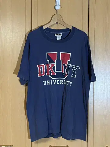 [구제 의류] DKNY 90년대 USA 반팔 티셔츠