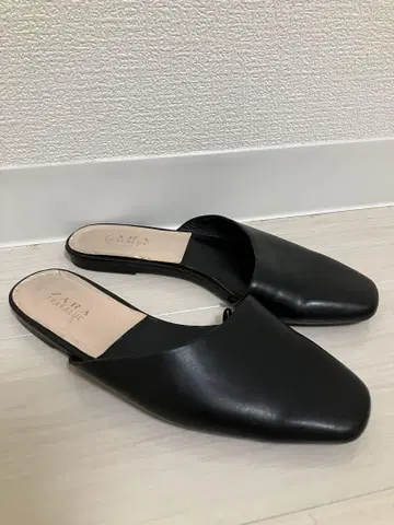 ZARA 블랙 뮬 합성피혁