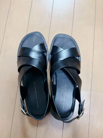 자라 크로스 스트랩 샌들 블랙