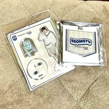 txt 봄규 아크릴 스탠드, 아크릴 키링 2개 세트