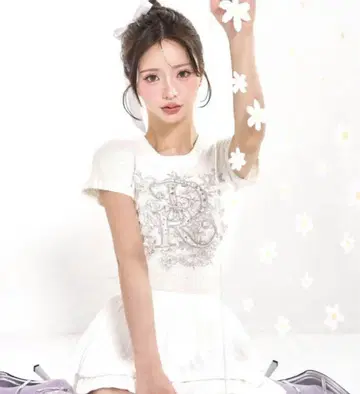 다리치 DR 비쥬 플라워 니트 탑