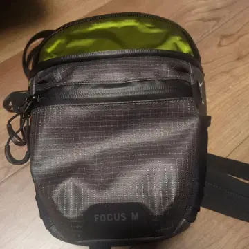 FOCUS M 숄더백 그레이/라임