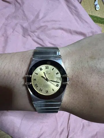 OMEGA 아날로그 시계 골드/실버