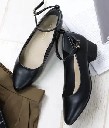스틸레토 4cm 청키 힐 스트랩 펌프스