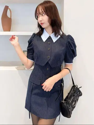 네이비 스트라이프 미니 스커트 셋업