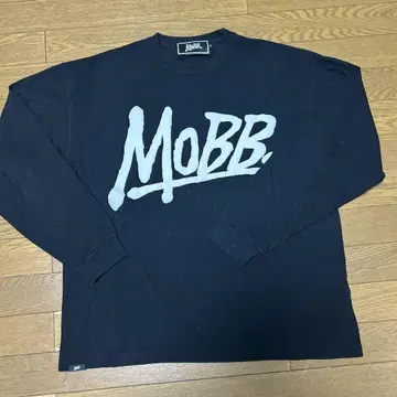mobb 블랙 맨투맨