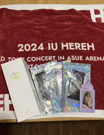 IU 공식 굿즈 2024 월드 투어