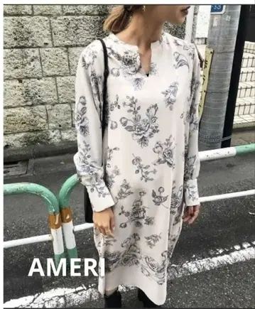 아메리 레헤마 키 네크 드레스
