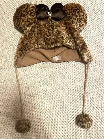 레오파드 무늬 귀달이 퍼 모자