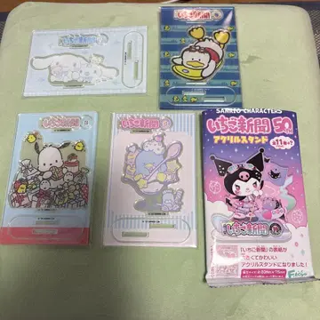 산리오 캐릭터즈 딸기신문 50TH 아크릴 스탠드