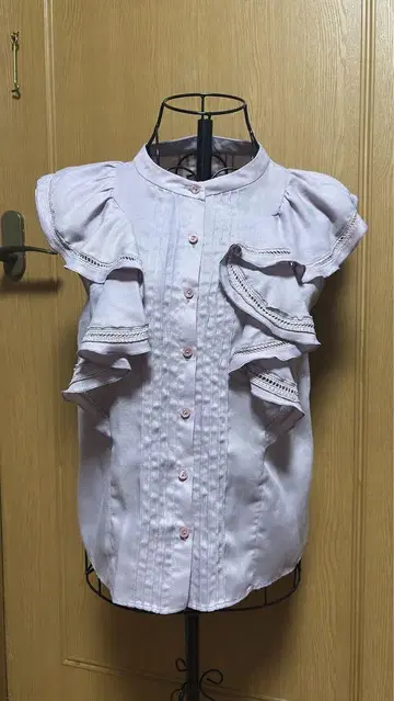 질 바이 질 스튜어트 프릴 블라우스