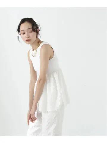 natural beauty basic 컷 자카드 페플럼 니트