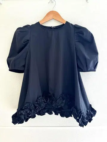 Fitmore 핏모어 밑단 프릴 플레어 탑 블랙 프리 사이즈