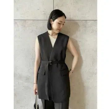 MilaOwen 미라오웬 벨트 부착 노카라 베스트