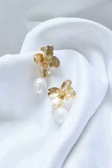 진주 골드 꽃 모양 귀걸이