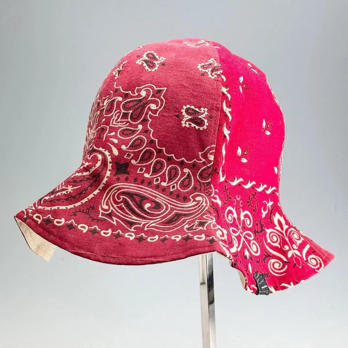 (M) Visvim Bandana Bucket Hat