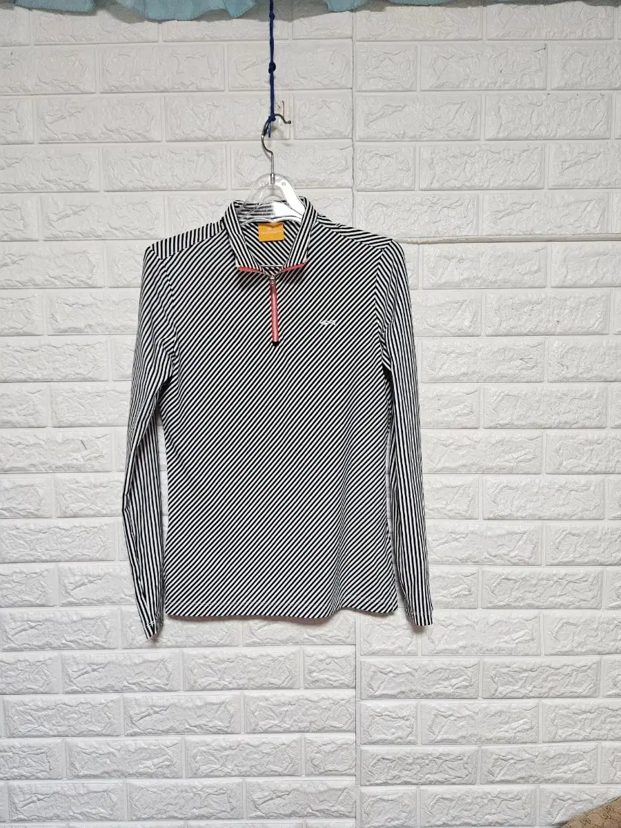 Almost New) Lew Castel Golf Authentic Long Sleeve 90