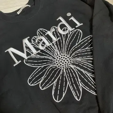Mardi 꽃무늬 맨투맨 블랙