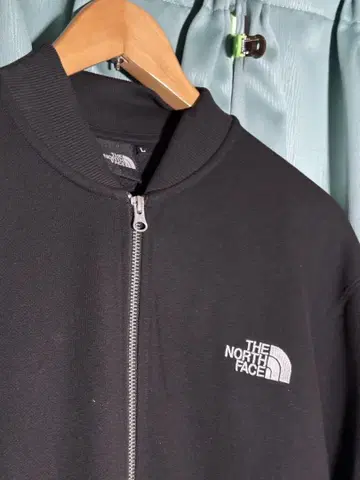 THE NORTH FACE 직영점 한정판 사이즈 L 봄버 맨투맨 자켓