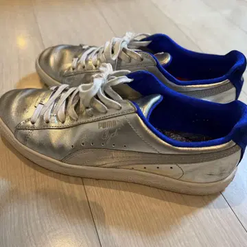 PUMA 스니커즈
