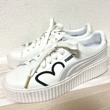컨디션 최상 PUMA 페티 FENTY 리한나 화이트 스니커즈 24cm