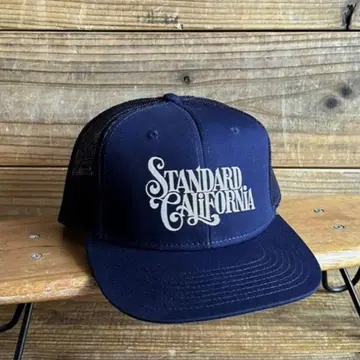 STANDARD CALIFORNIA greenroom 캡 네이비